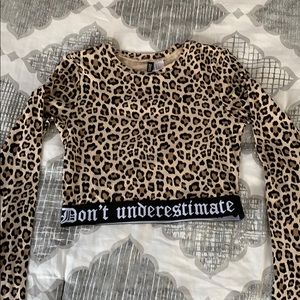 H&M Divided cute Leopard crop top. Size: Small